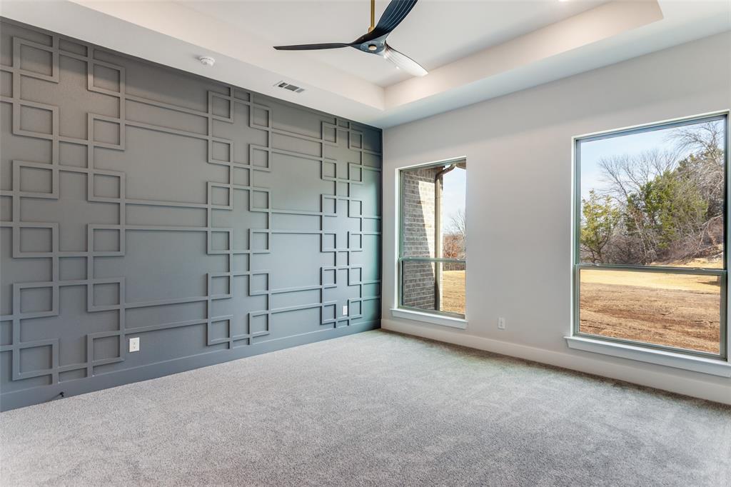 521 Aermotor Loop Weatherford, TX 76085 - Photo 20 of 36 Primary Bedroom Accent