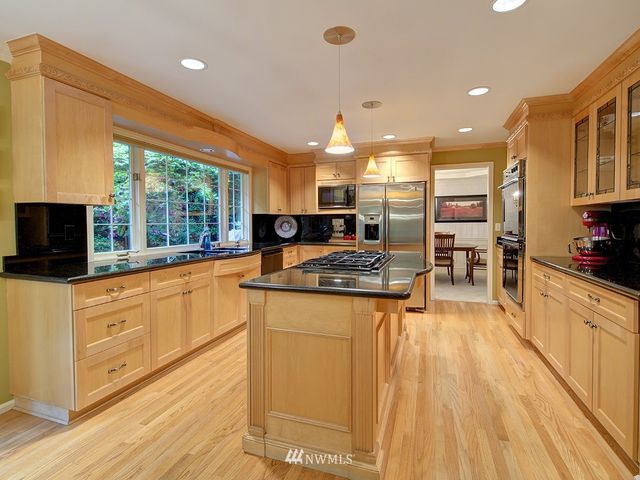 $889,500 | 21609 Northeast 102nd Street, Redmond, WA 98053