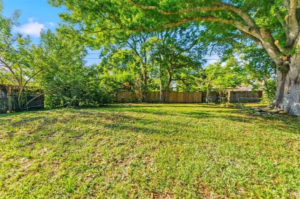 $284,900 | 2521 Highland Acres Drive, Clearwater, FL 33761