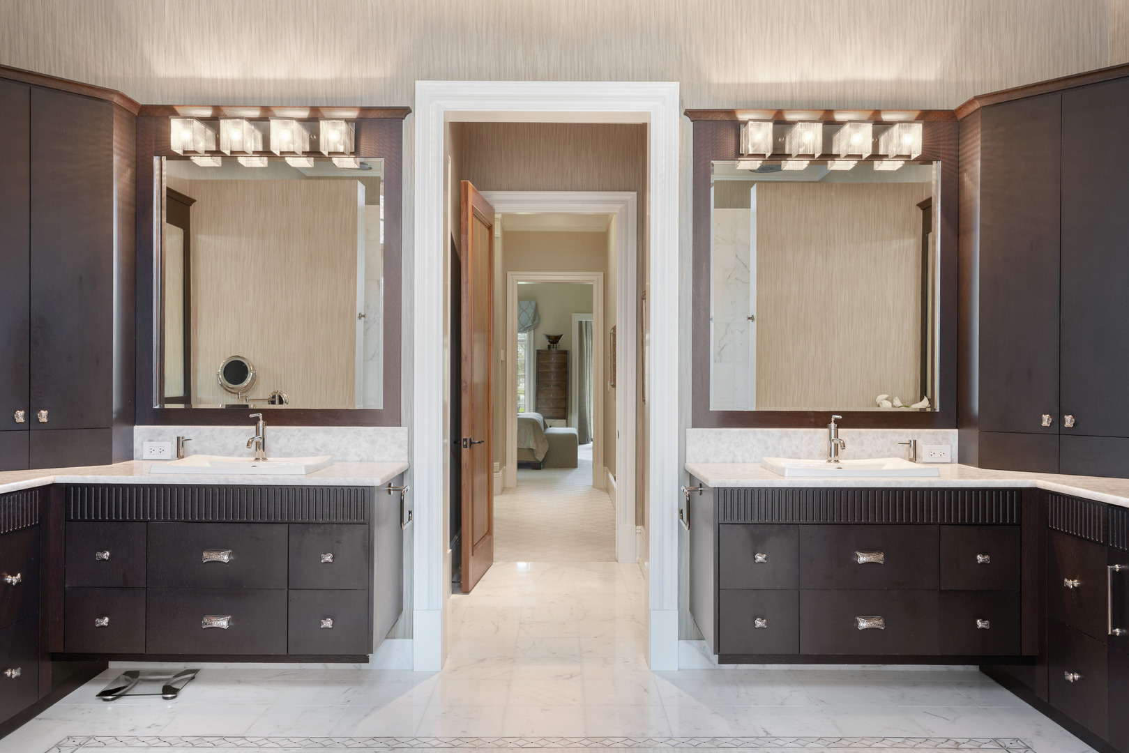 106 Longmeadow Road Winnetka, IL 60093 - Photo 27 of 66 a bathroom with a double vanity sink and mirror