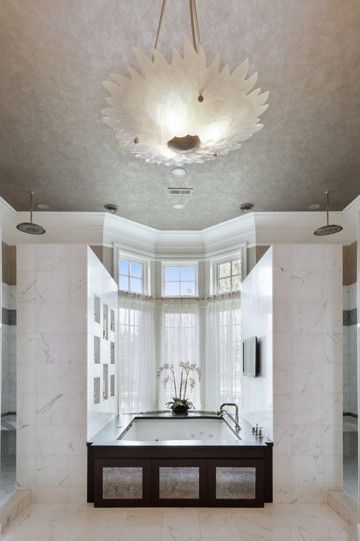 106 Longmeadow Road Winnetka, IL 60093 - Photo 30 of 66 a view of hall way with furniture and chandelier