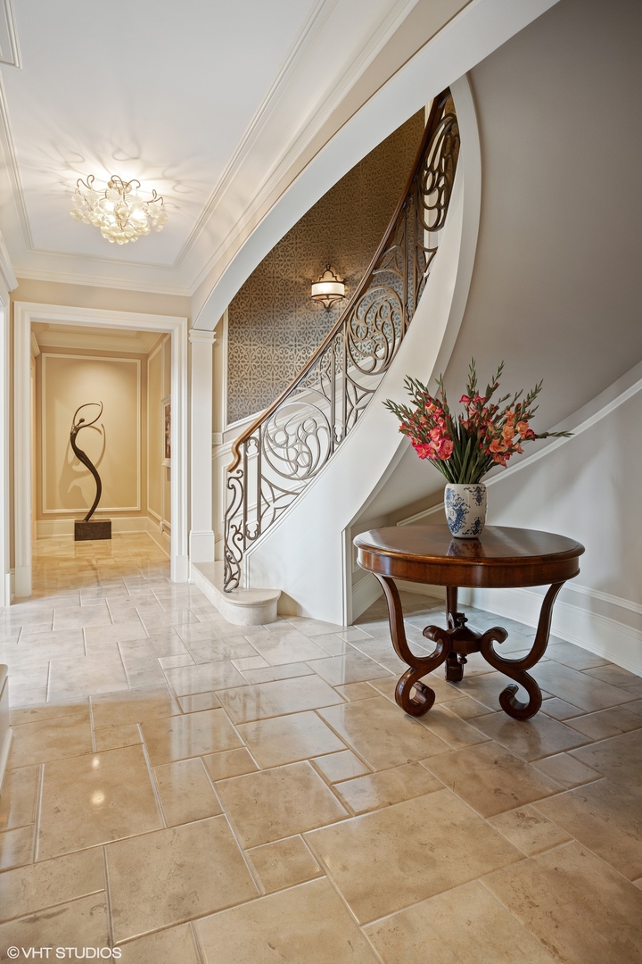 106 Longmeadow Road Winnetka, IL 60093 - Photo 33 of 66 a view of a room with gym equipment