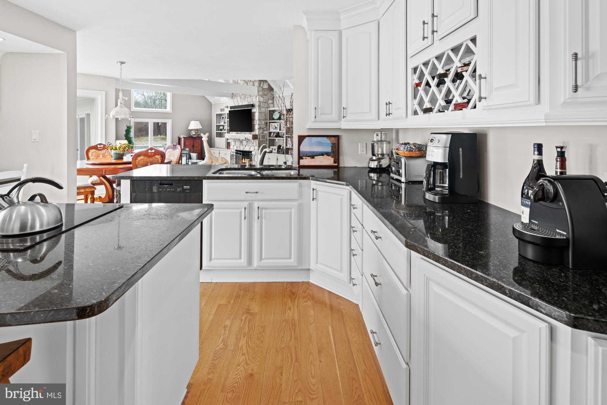 463 Federal City Road Pennington, NJ 08534 - Photo 19 of 47 Kitchen with granite counters.