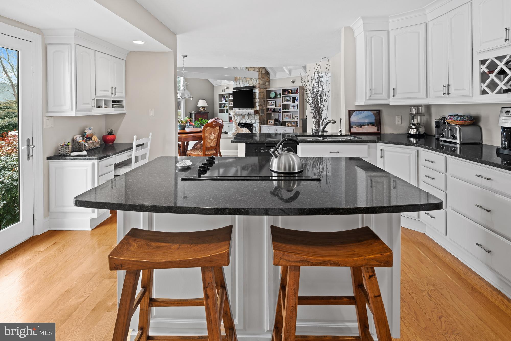 463 Federal City Road Pennington, NJ 08534 - Photo 20 of 47 Center island & desk.