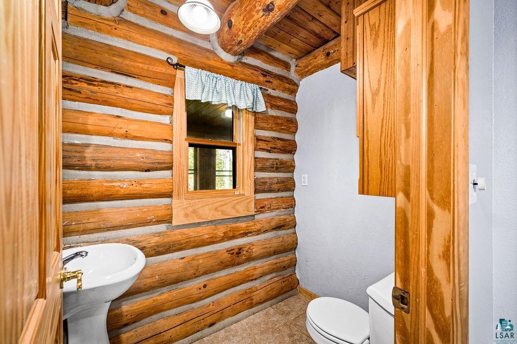 4716 Windmill Road South Range, WI 54874 - Photo 17 of 39 Main Floor Powder Room