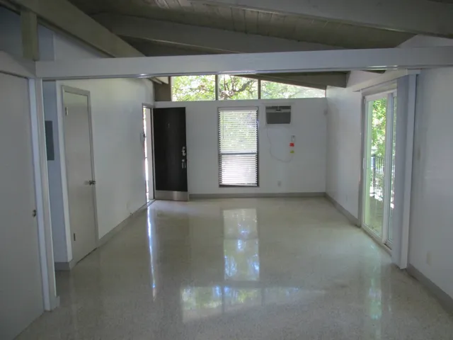 $1,500 | 506 West 7th Street, Unit B, Austin, TX 78701