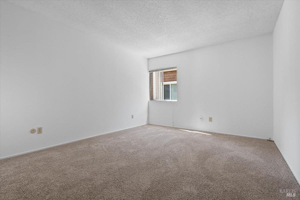 2426 Lakeview Drive Santa Rosa, CA 95405 - Photo 15 of 43
