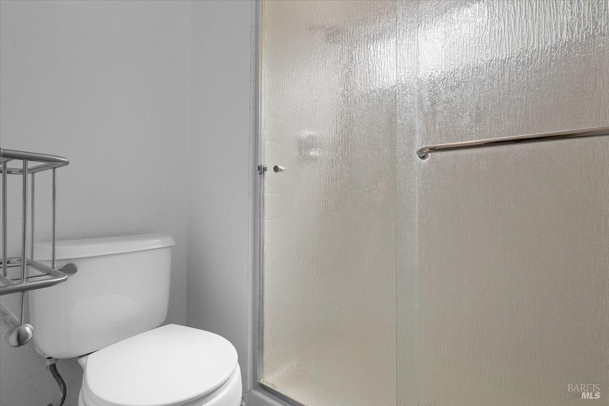 2426 Lakeview Drive Santa Rosa, CA 95405 - Photo 22 of 43