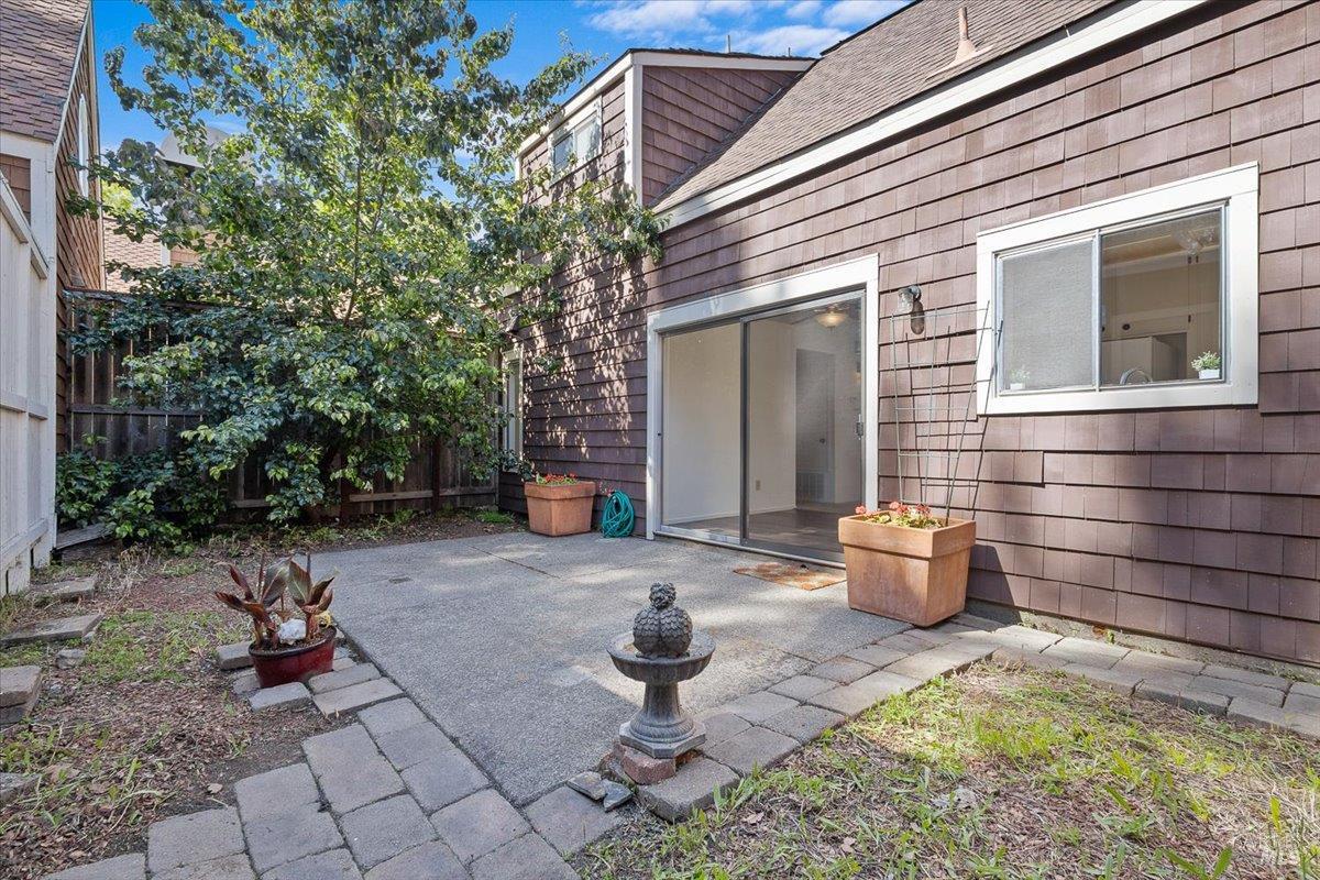 2426 Lakeview Drive Santa Rosa, CA 95405 - Photo 27 of 43