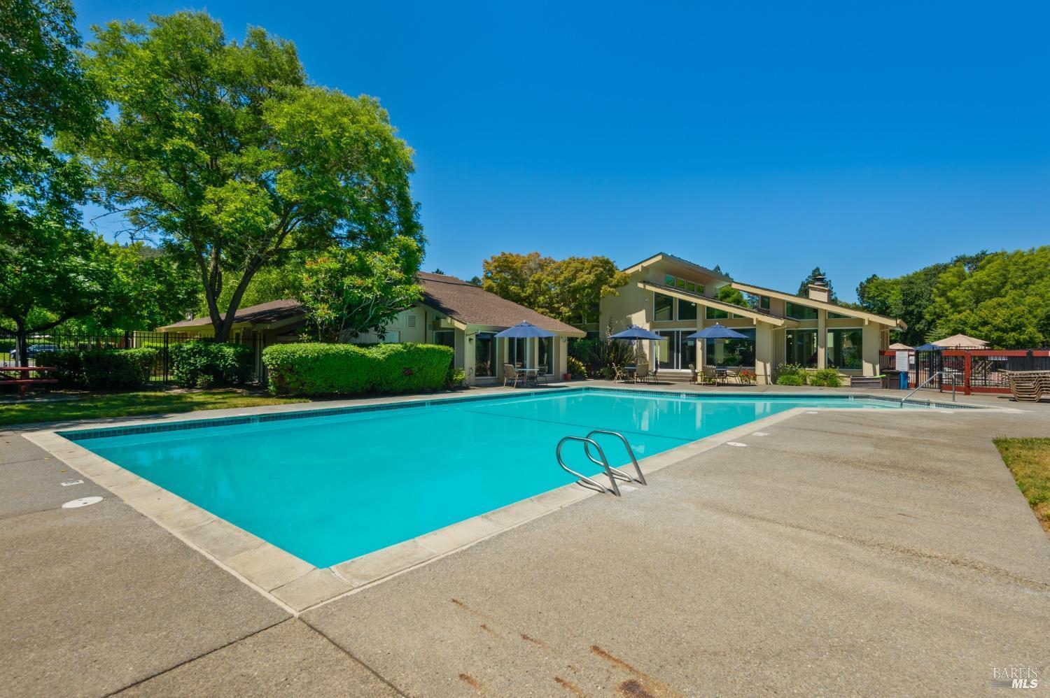 2426 Lakeview Drive Santa Rosa, CA 95405 - Photo 32 of 43
