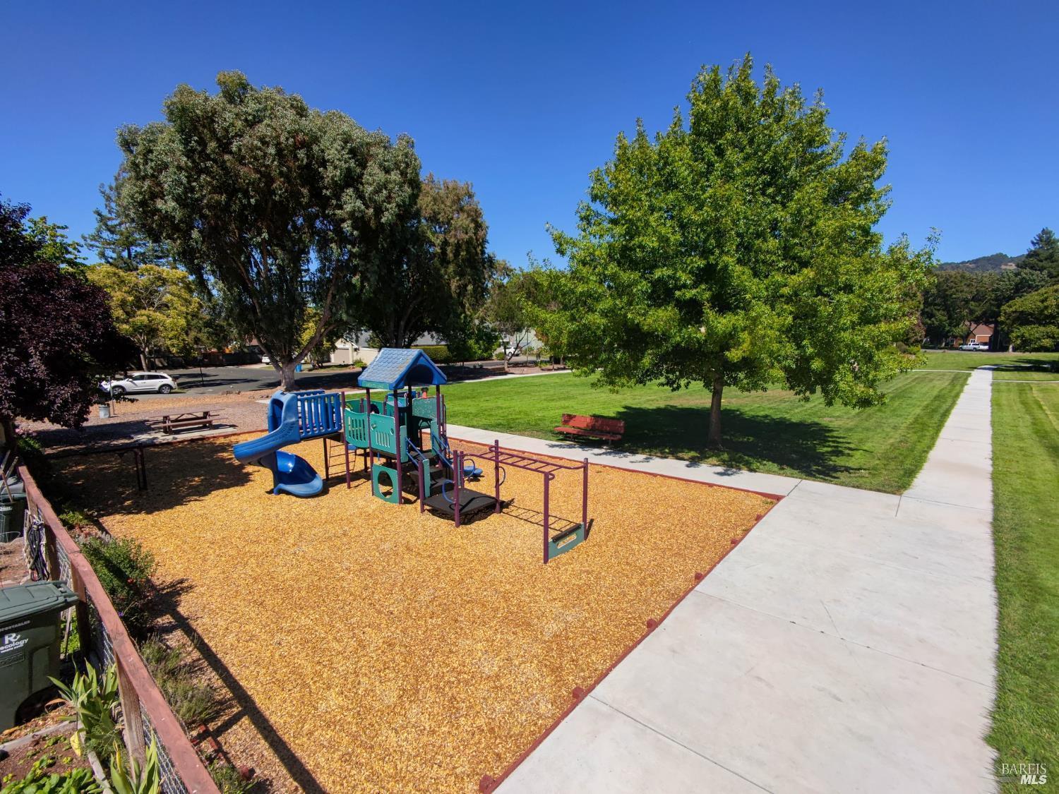 2426 Lakeview Drive Santa Rosa, CA 95405 - Photo 39 of 43