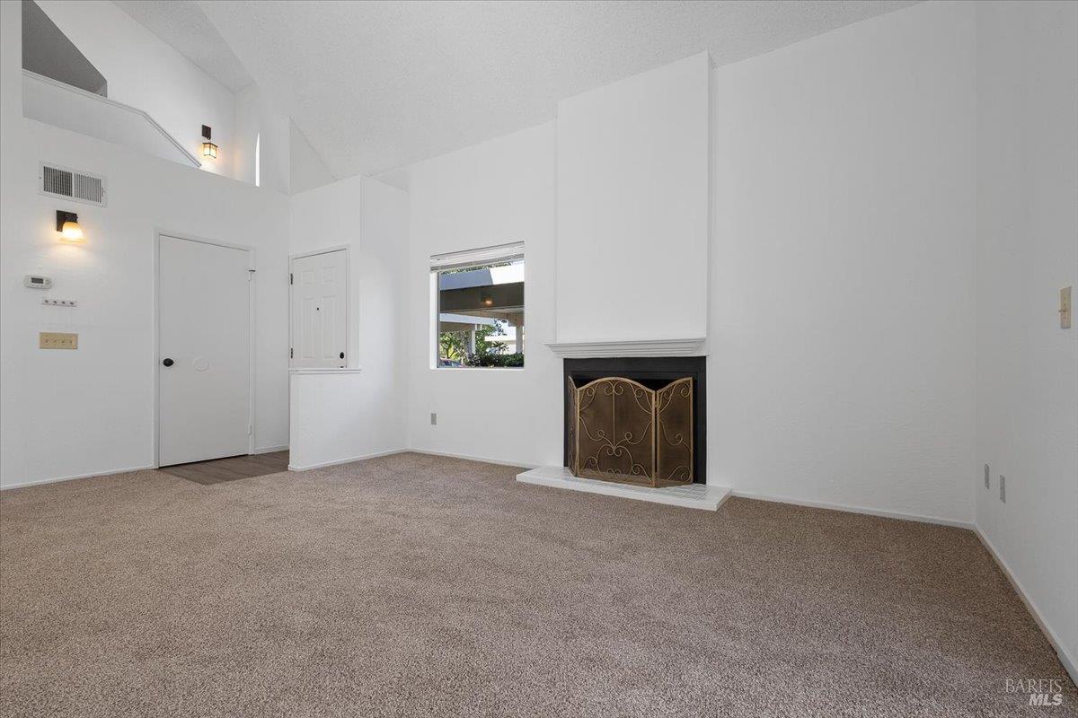 2426 Lakeview Drive Santa Rosa, CA 95405 - Photo 4 of 43