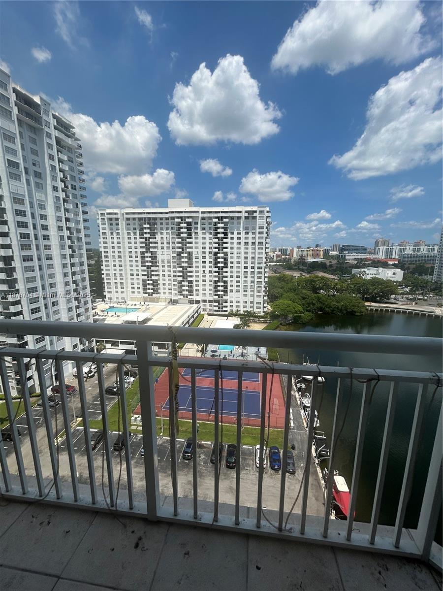 18081 Biscayne Boulevard, Unit 15024 Aventura, FL 33160 - Photo 28 of 43