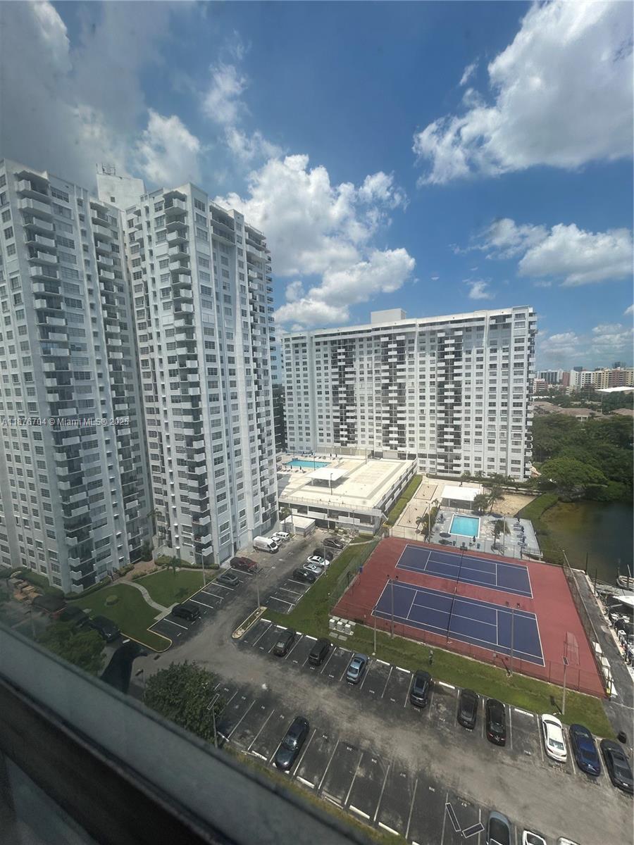 18081 Biscayne Boulevard, Unit 15024 Aventura, FL 33160 - Photo 30 of 43
