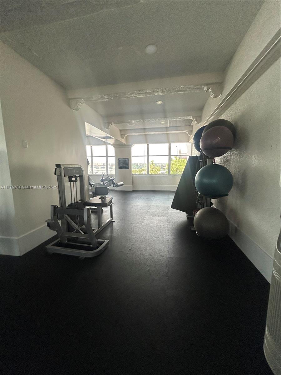 18081 Biscayne Boulevard, Unit 15024 Aventura, FL 33160 - Photo 32 of 43