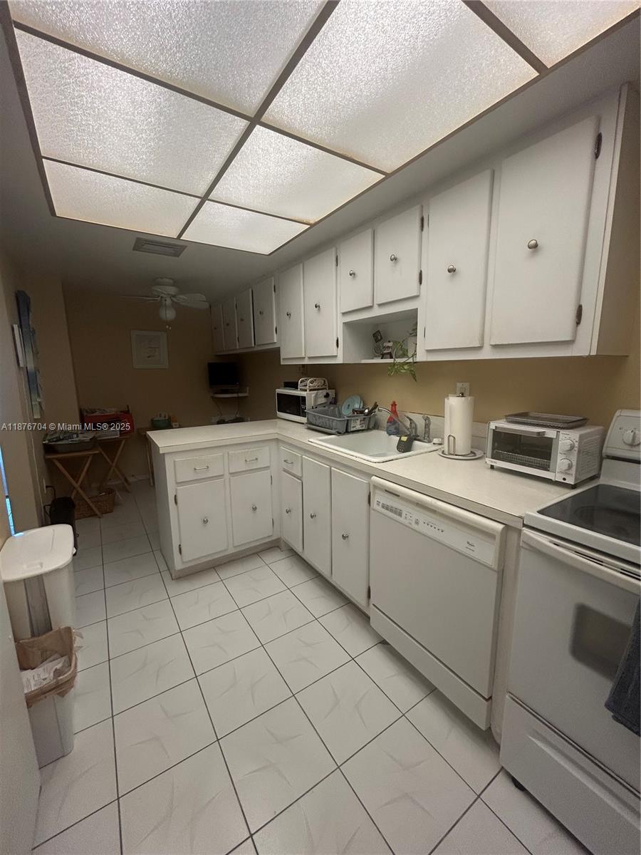 18081 Biscayne Boulevard, Unit 15024 Aventura, FL 33160 - Photo 4 of 43