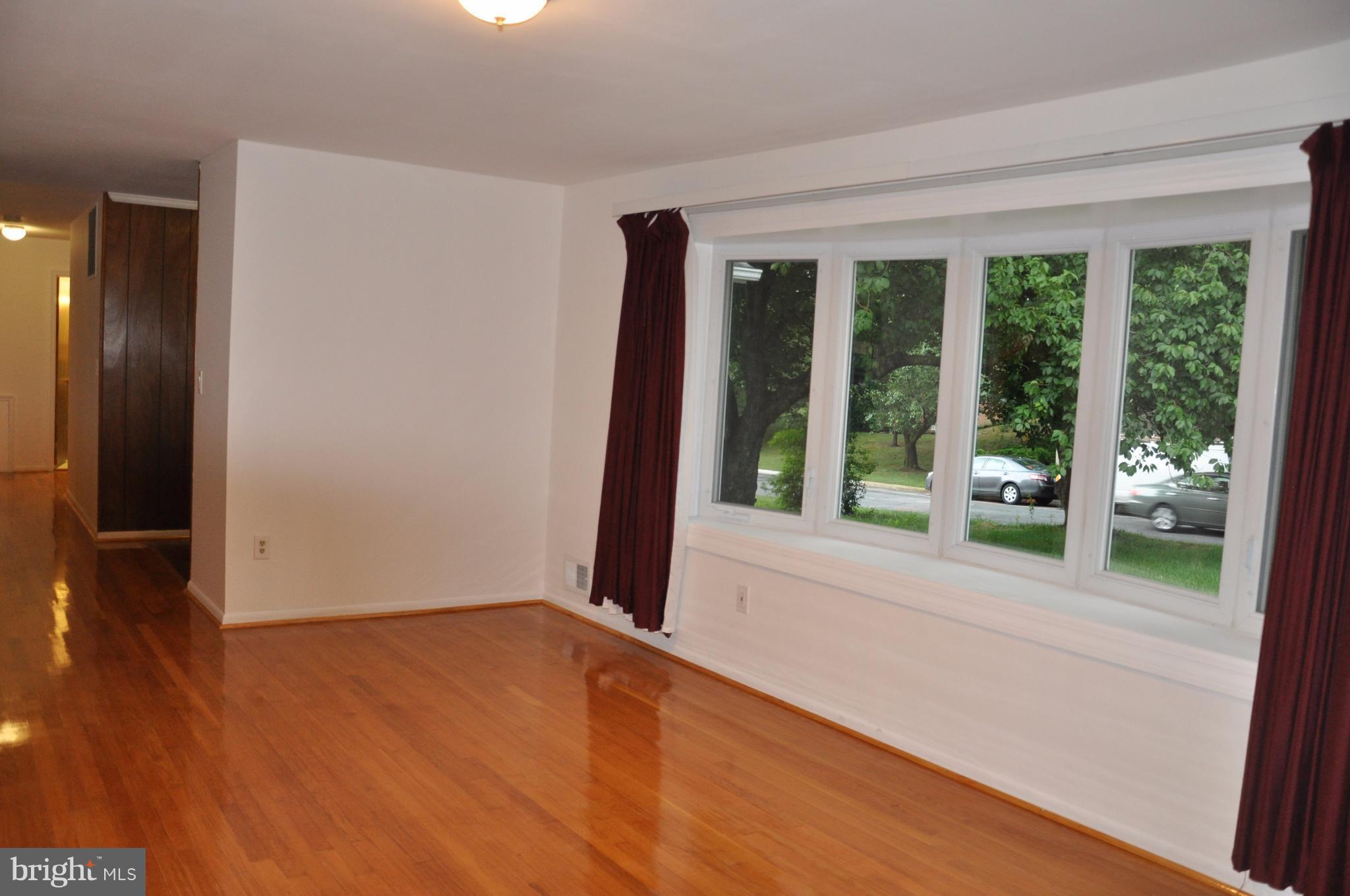 2938 Craiglawn Road Silver Spring, MD 20904 - Photo 8 of 30 Living Room