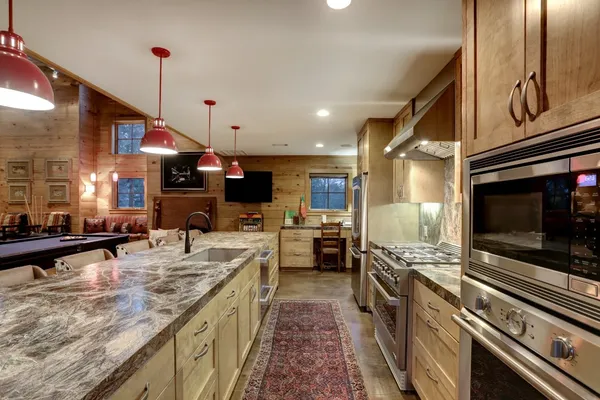 $3,650,000 | 1585 Round Top Road, Round Top, TX 78954