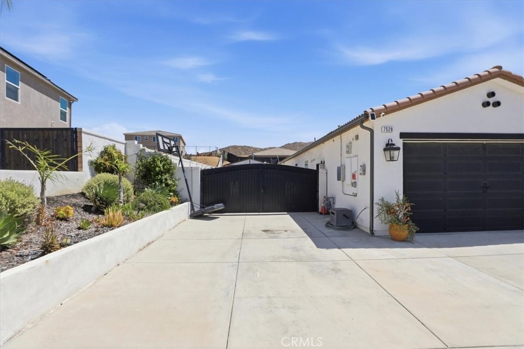 7528 Haystack Loop Riverside, CA 92507 - Photo 6 of 61