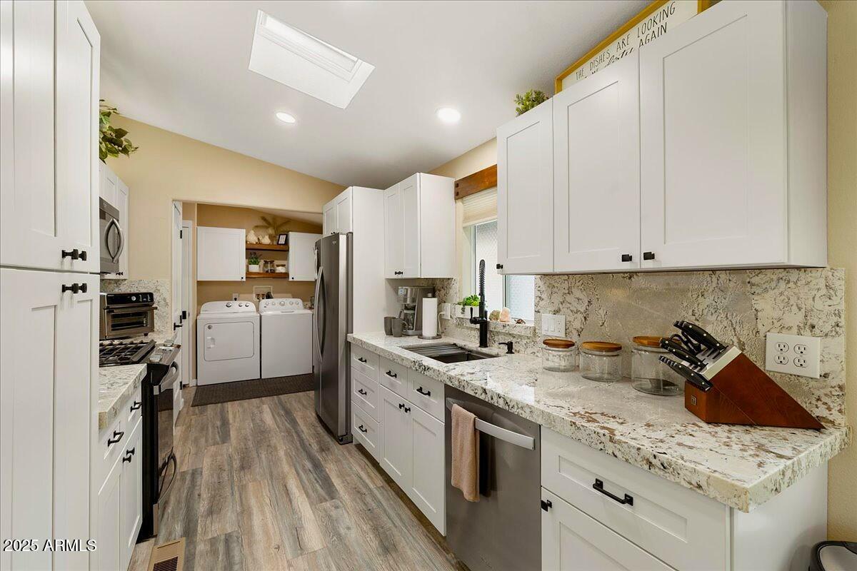 4426 North State Rte 89A, Unit 9 Sedona, AZ 86336 - Photo 16 of 38 06-Kitchen