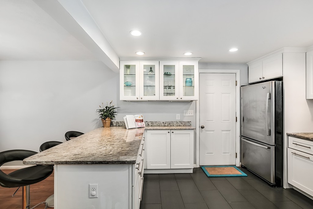 21 Woodmere Road Framingham, MA 01701 - Photo 3 of 28 Gallery Image 3