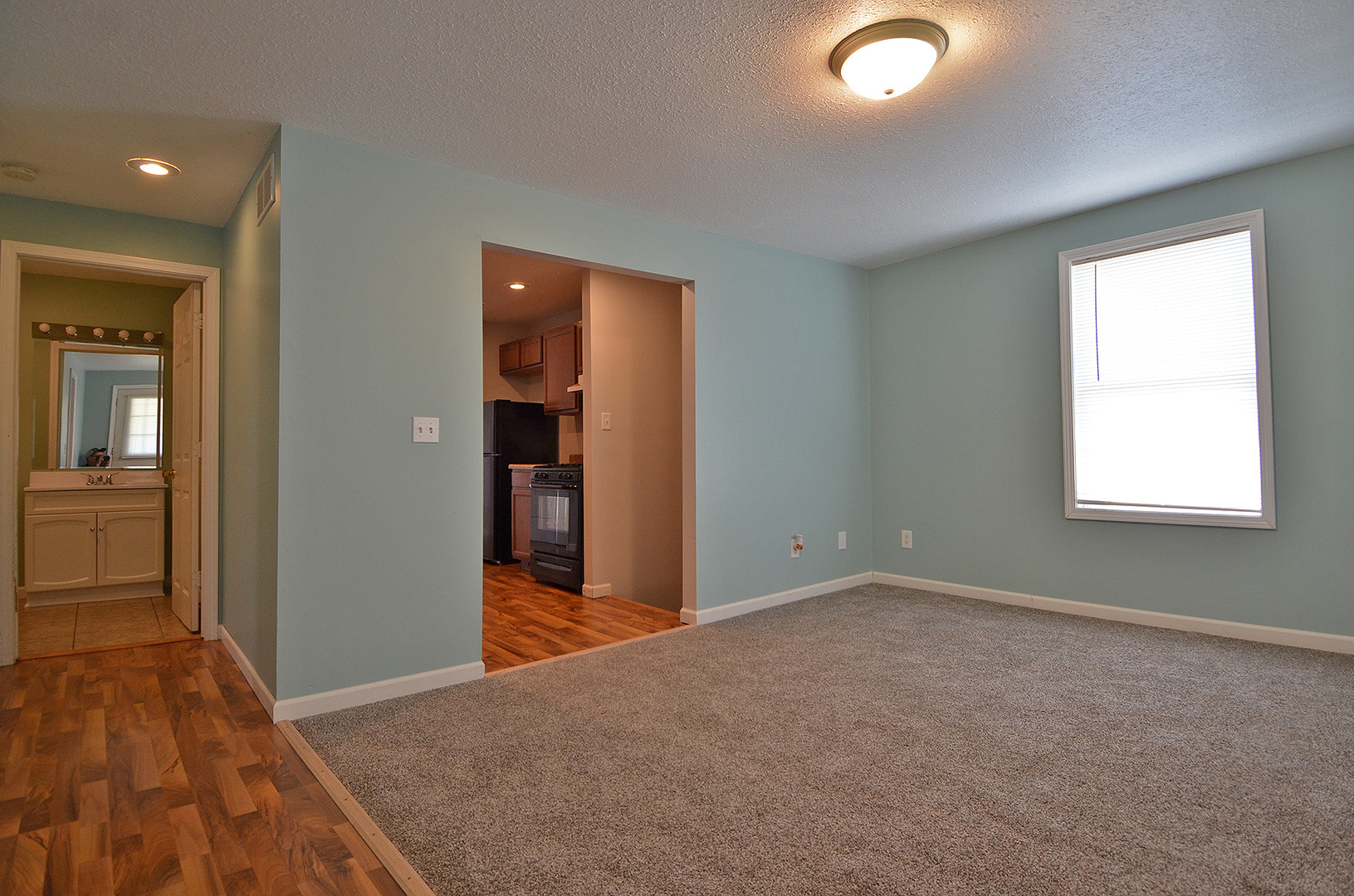 2116 Champlain Street Ottawa, IL 61350 - Photo 2 of 17