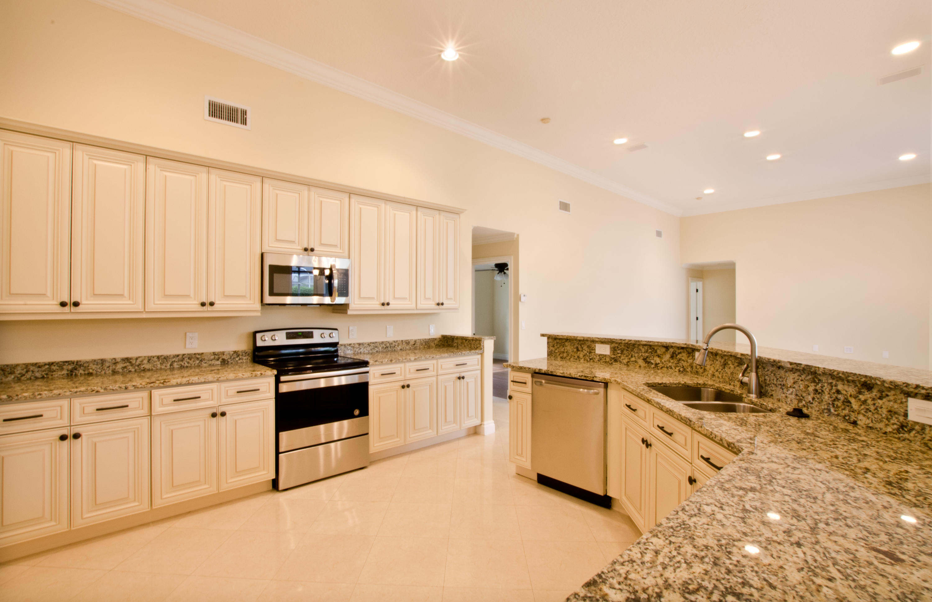 10553 Maple Chase Drive Boca Raton, FL 33498 - Photo 8 of 36 1-9 (1)