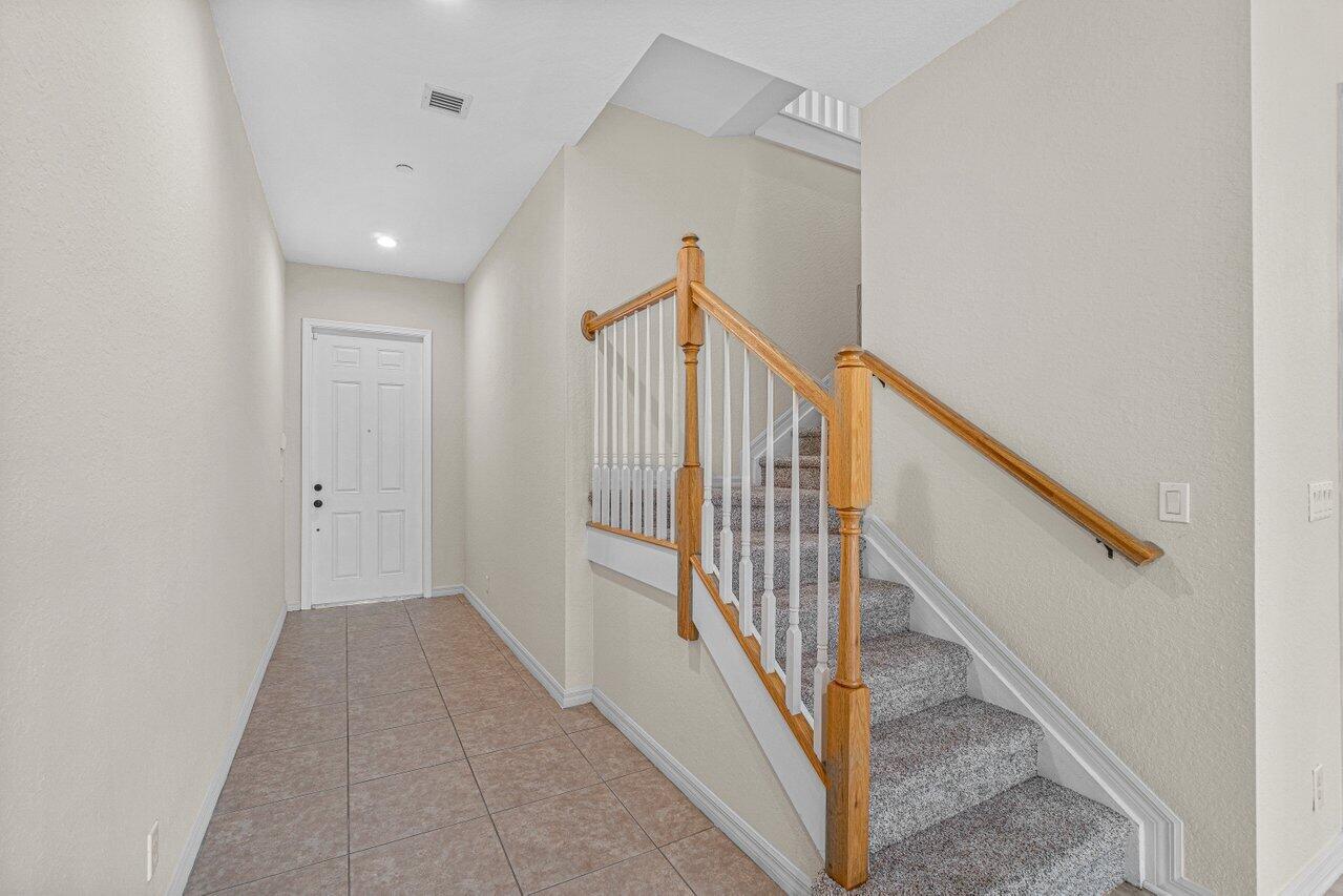 57 Lancaster Road Boynton Beach, FL 33426 - Photo 5 of 32 005-57LancasterRoad-BoyntonBeach-FL-3342