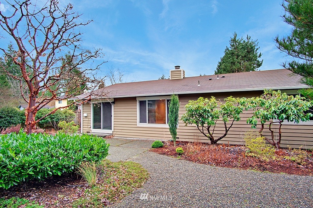 2527 173rd Place Southeast Bothell, WA 98012 - Photo 2 of 22 Gallery Image 2