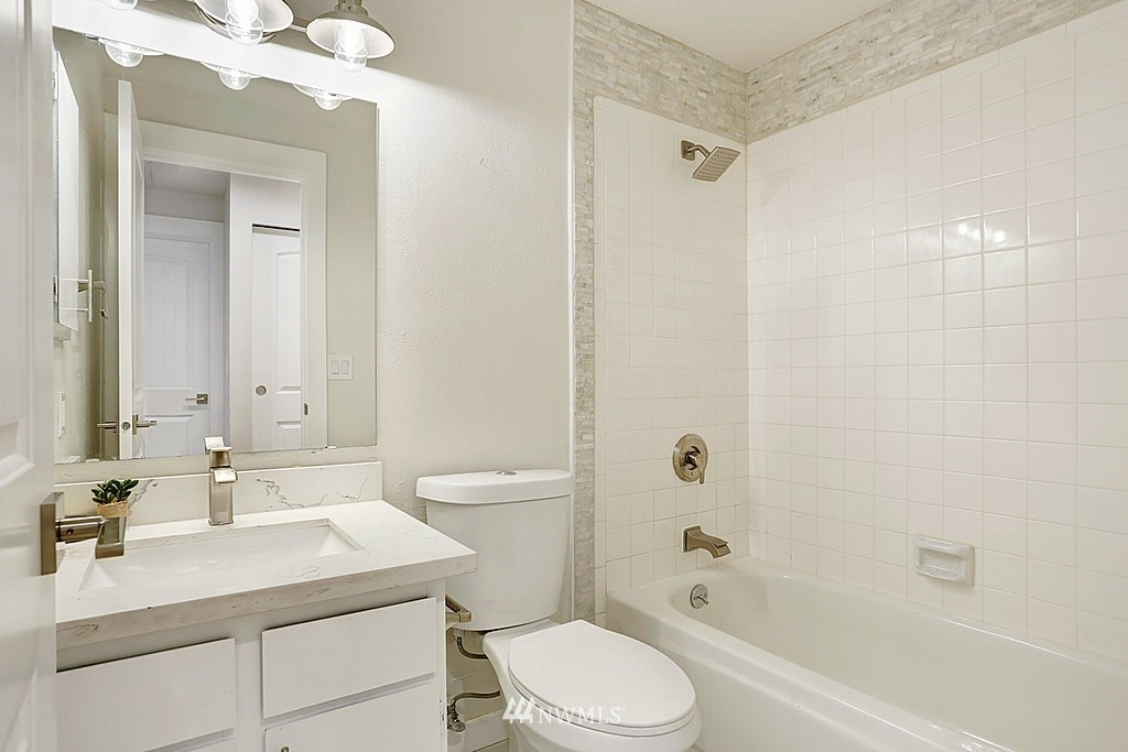 2527 173rd Place Southeast Bothell, WA 98012 - Photo 17 of 22 Gallery Image 17
