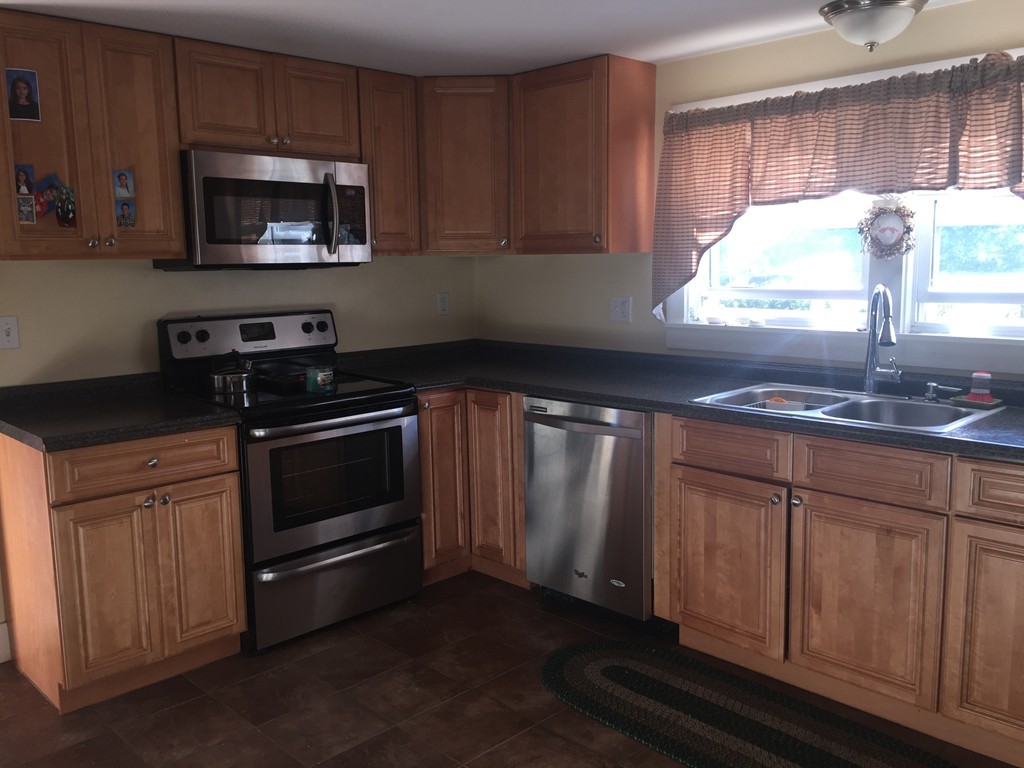 308 New Boston Road Fairhaven, MA 02719 - Photo 4 of 11 Gallery Image 4