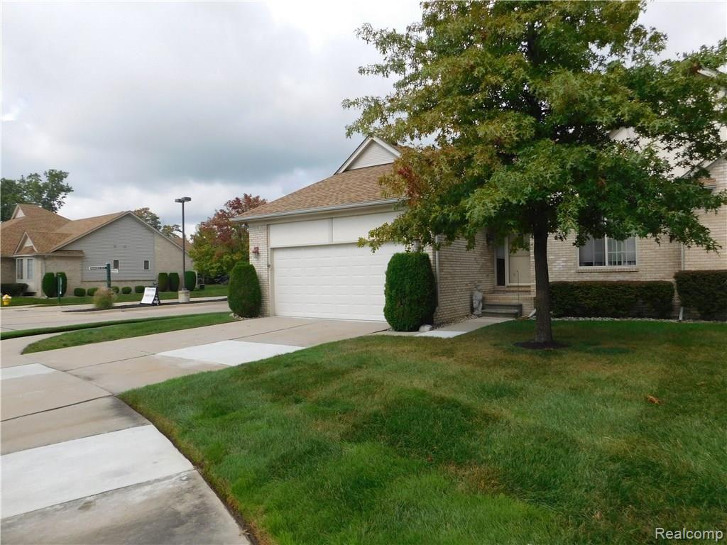 30125 Raintree Circle, Unit 1 Chesterfield, MI 48047 - Photo 4 of 34