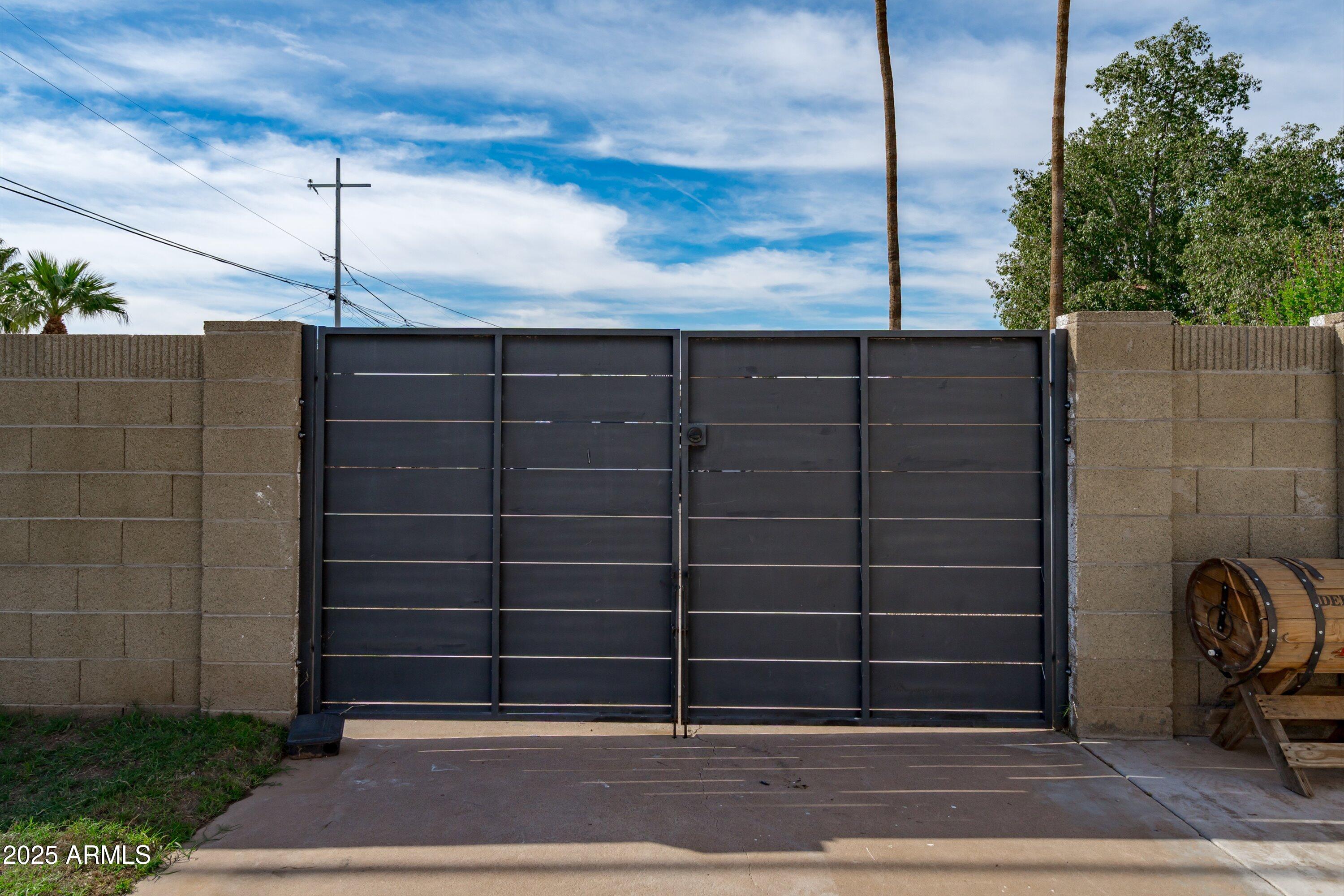2201 East Weldon Avenue Phoenix, AZ 85016 - Photo 41 of 41 a view of a door