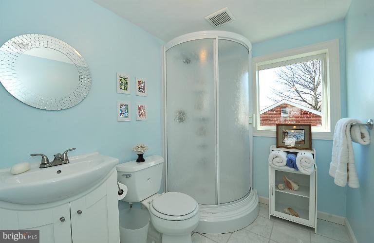 30 East Braddock Road Alexandria, VA 22301 - Photo 19 of 30 Bath