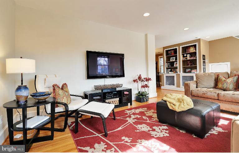 30 East Braddock Road Alexandria, VA 22301 - Photo 24 of 30 Living Room
