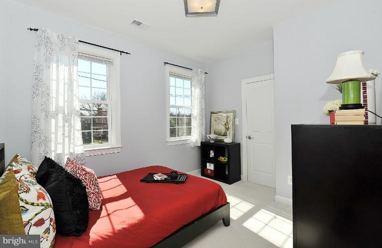 30 East Braddock Road Alexandria, VA 22301 - Photo 27 of 30 Bedroom