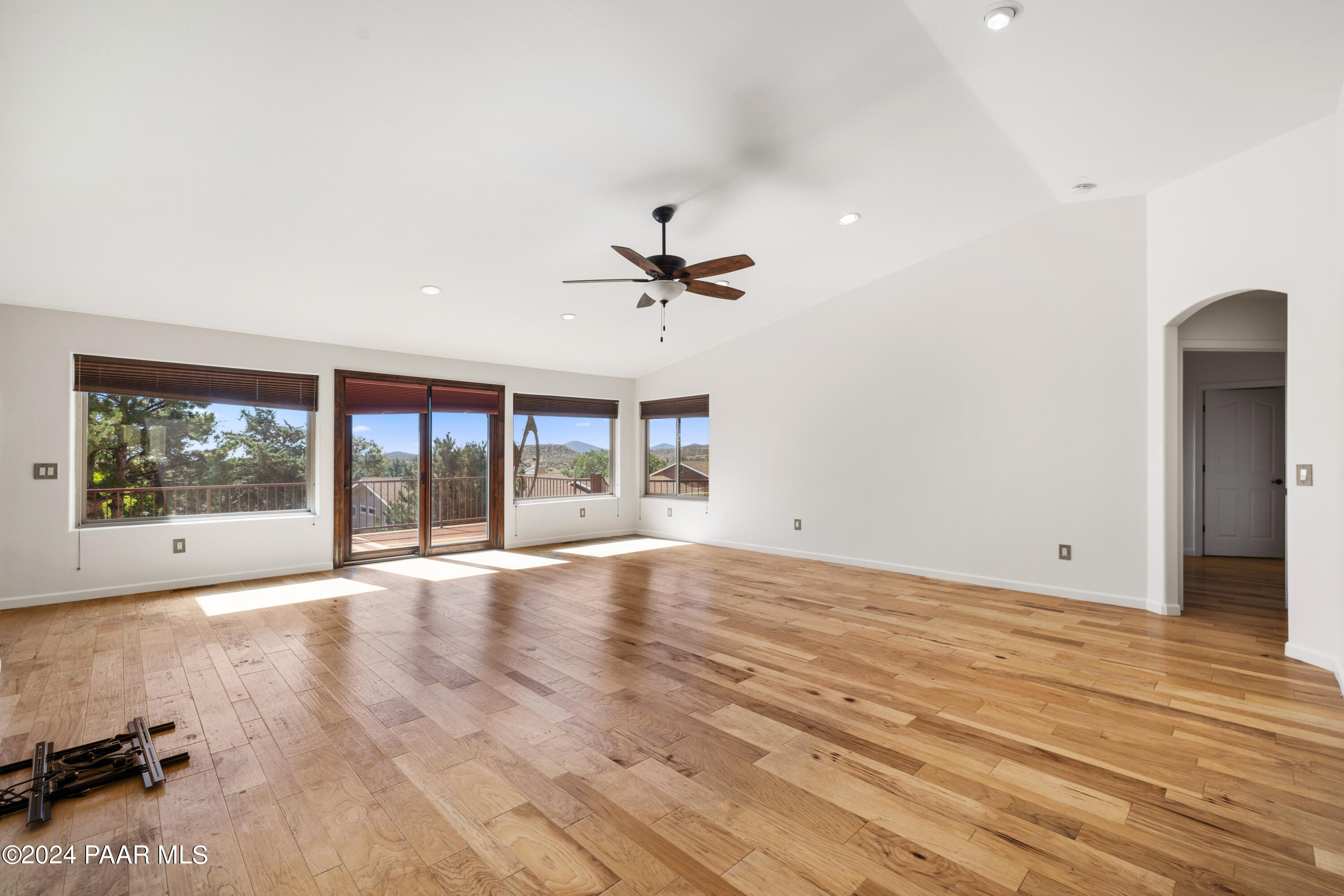 10695 Straight Arrow Road Dewey, AZ 86327 - Photo 13 of 50 13-Living Room_3