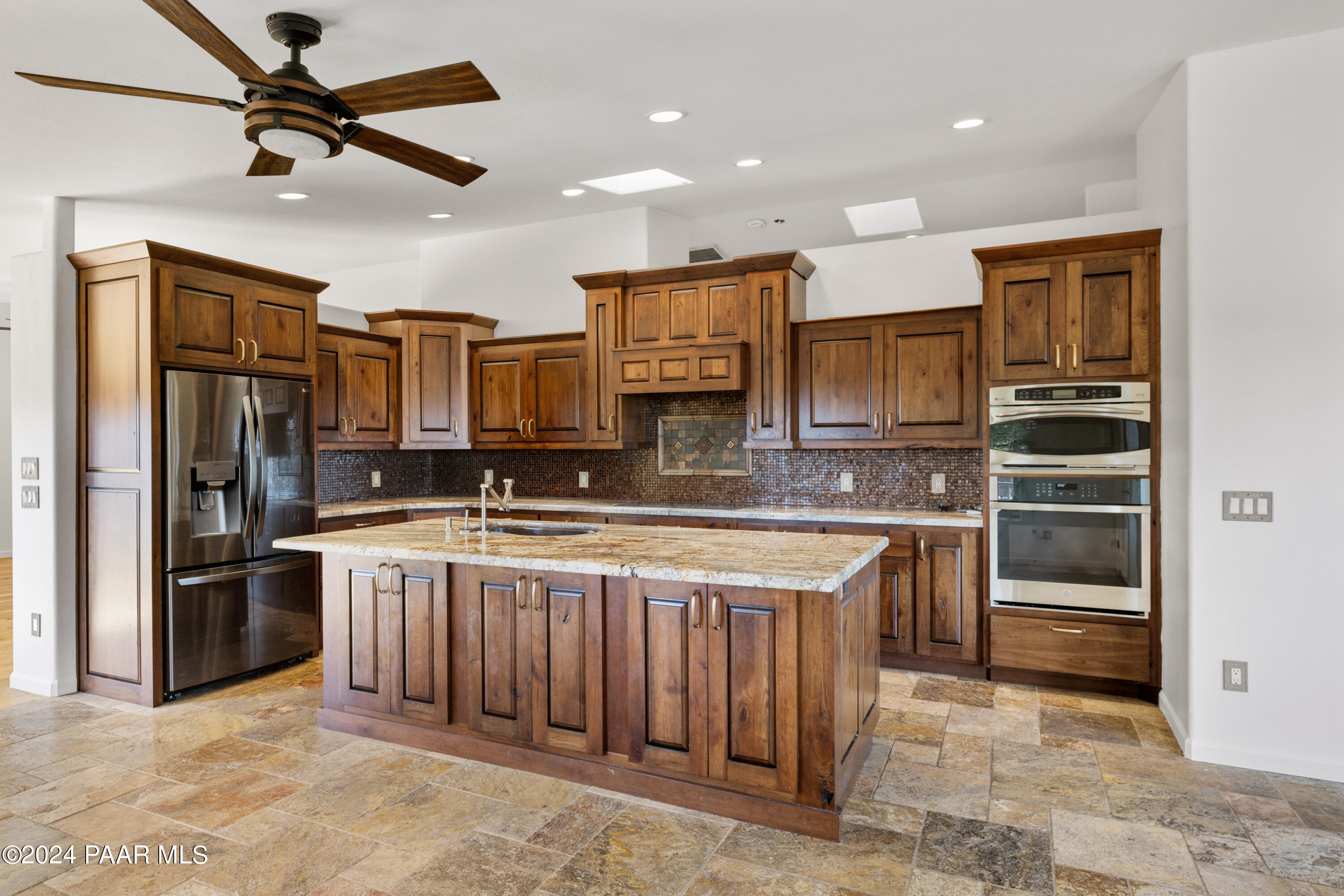10695 Straight Arrow Road Dewey, AZ 86327 - Photo 18 of 50 18-Kitchen_2