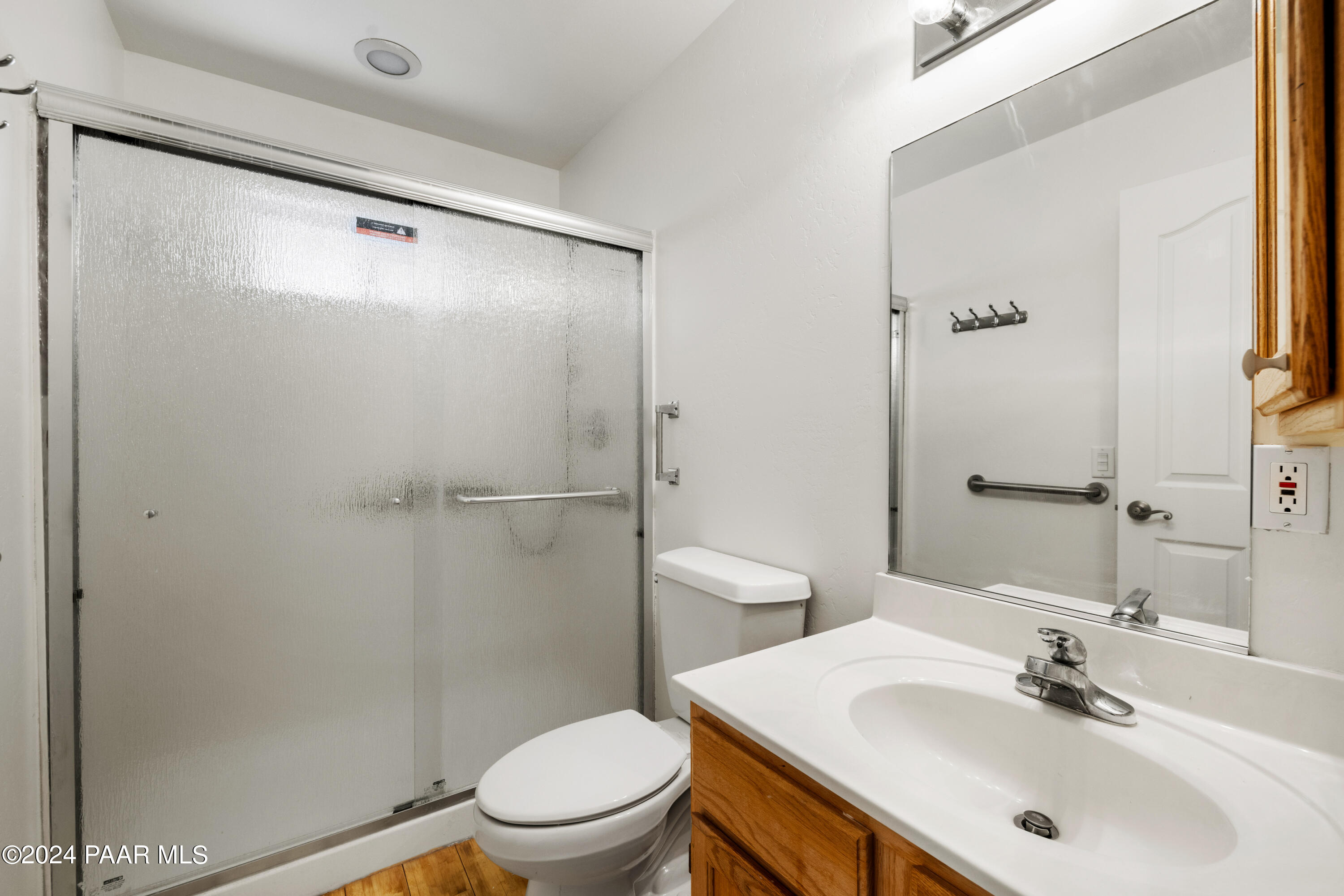 10695 Straight Arrow Road Dewey, AZ 86327 - Photo 41 of 50 41-Bathroom 3