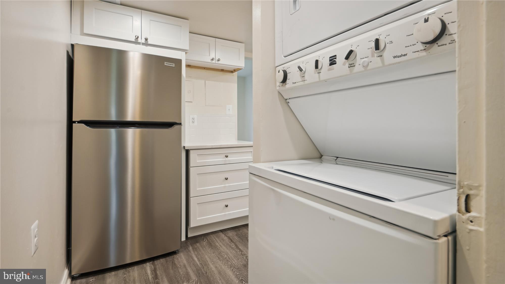 1429 Northgate Square, Unit 1C Reston, VA 20190 - Photo 4 of 25 Stainless Steel Appliances, Washer Dryer and More!