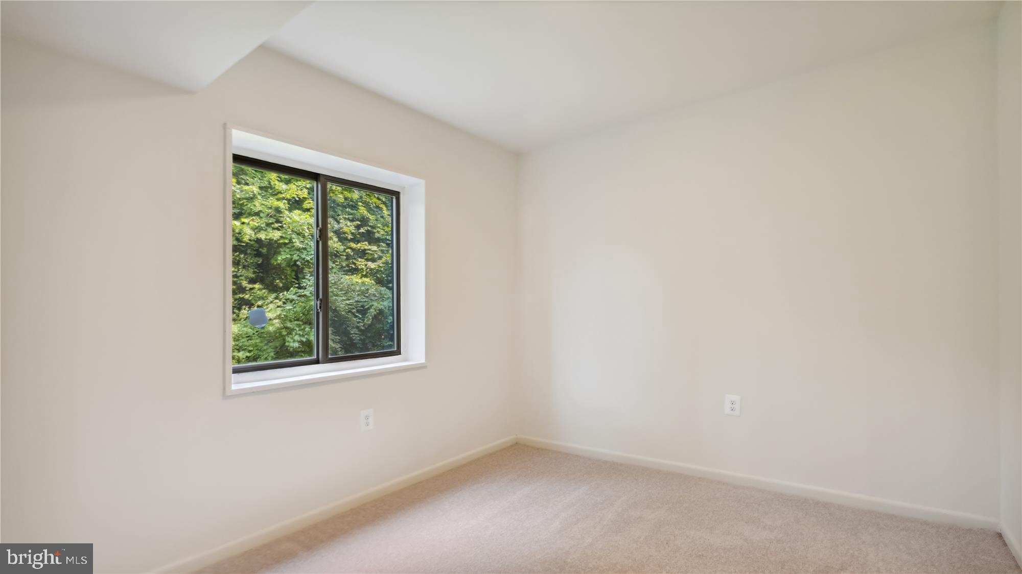 1429 Northgate Square, Unit 1C Reston, VA 20190 - Photo 5 of 25 Formal Dining Room off Kitchen
