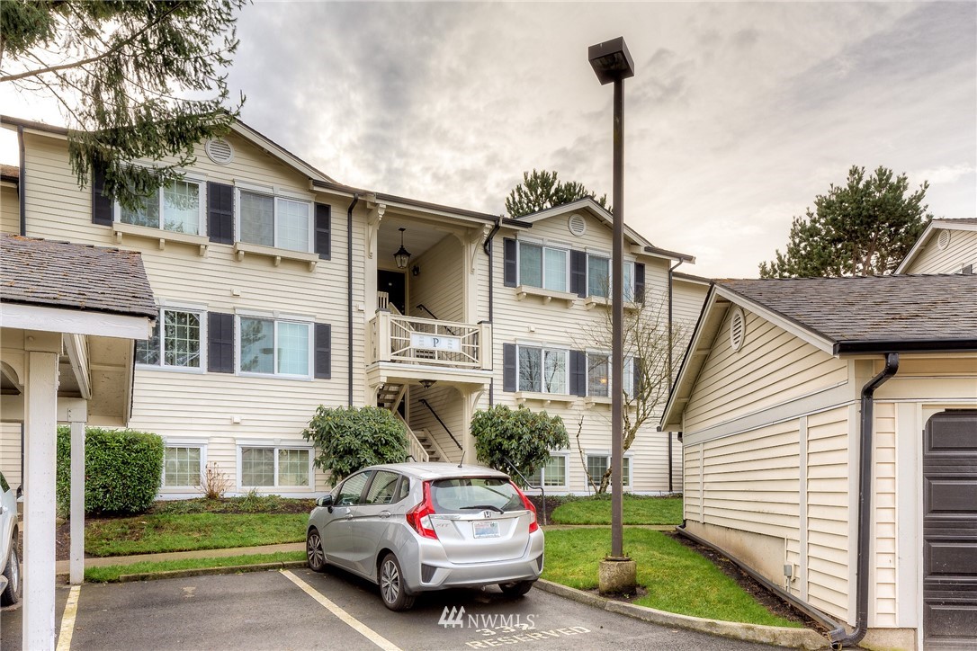 12404 East Gibson Road, Unit 206 Everett, WA 98204 - Photo 1 of 19 Gallery Image 1