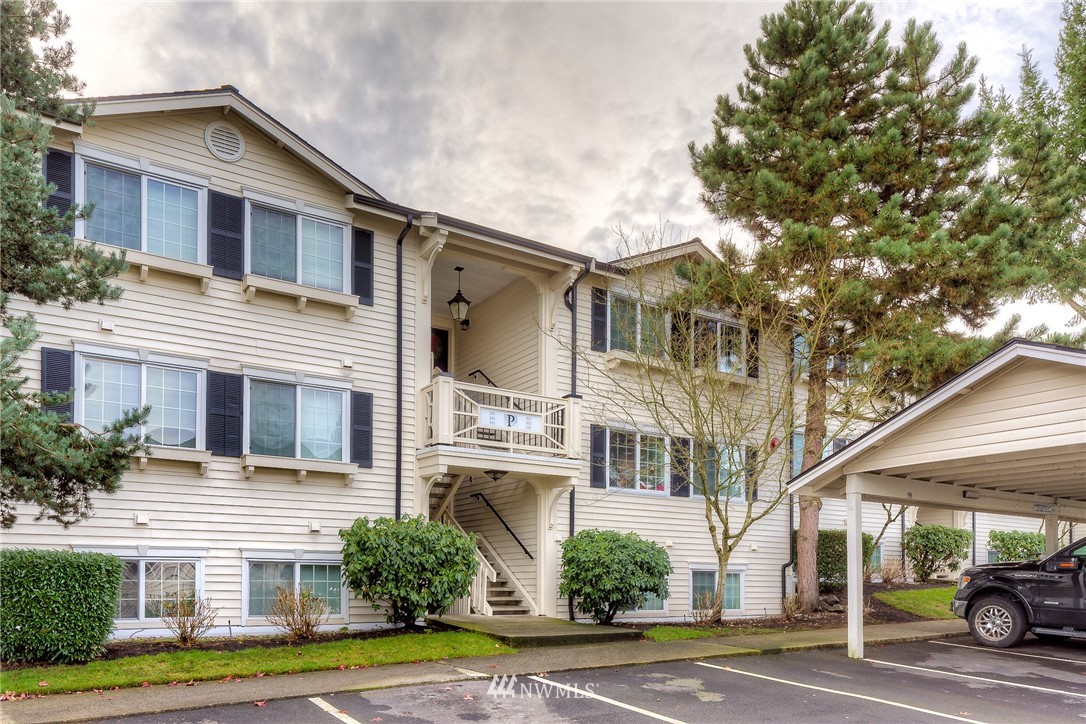 12404 East Gibson Road, Unit 206 Everett, WA 98204 - Photo 2 of 19 Gallery Image 2