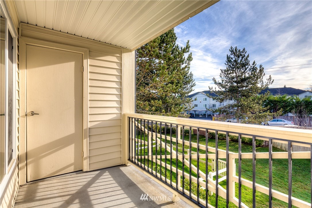 12404 East Gibson Road, Unit 206 Everett, WA 98204 - Photo 12 of 19 Gallery Image 12