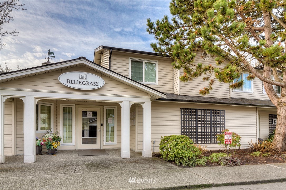 12404 East Gibson Road, Unit 206 Everett, WA 98204 - Photo 13 of 19 Gallery Image 13