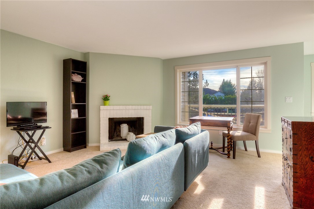12404 East Gibson Road, Unit 206 Everett, WA 98204 - Photo 3 of 19 Gallery Image 3