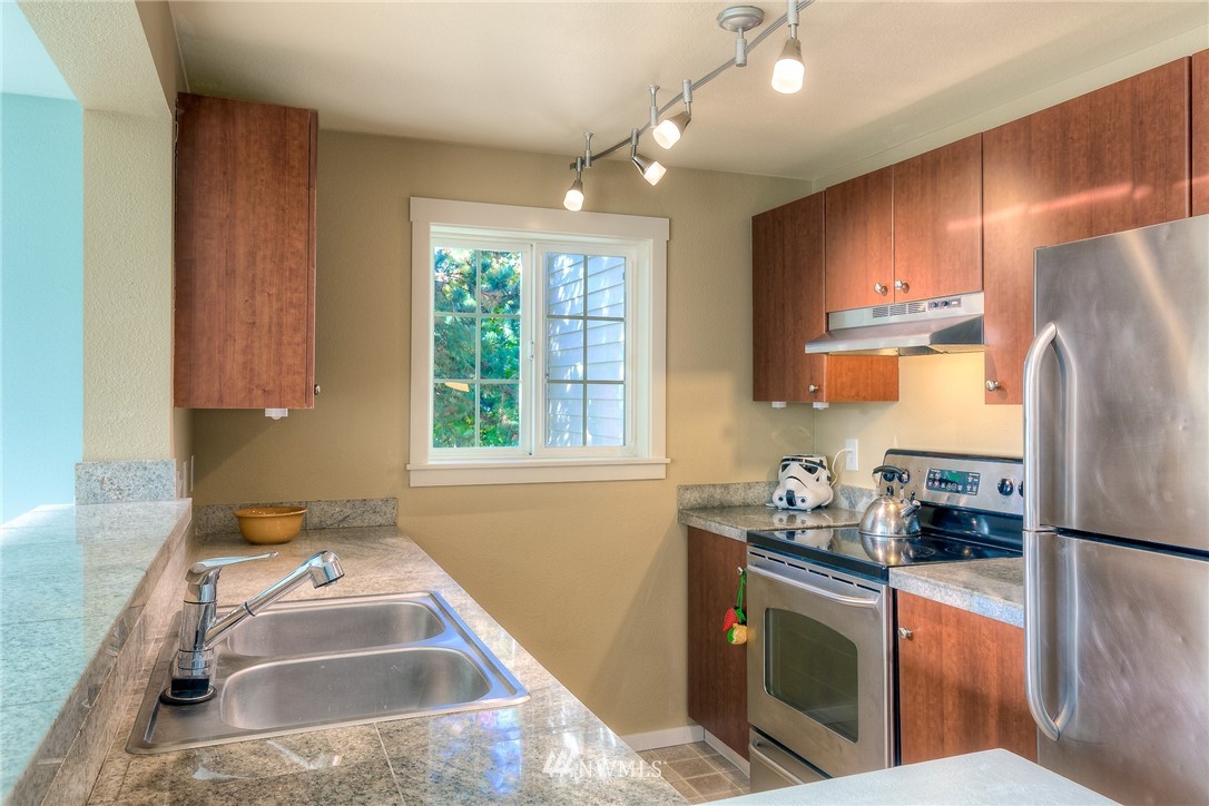 12404 East Gibson Road, Unit 206 Everett, WA 98204 - Photo 6 of 19 Gallery Image 6