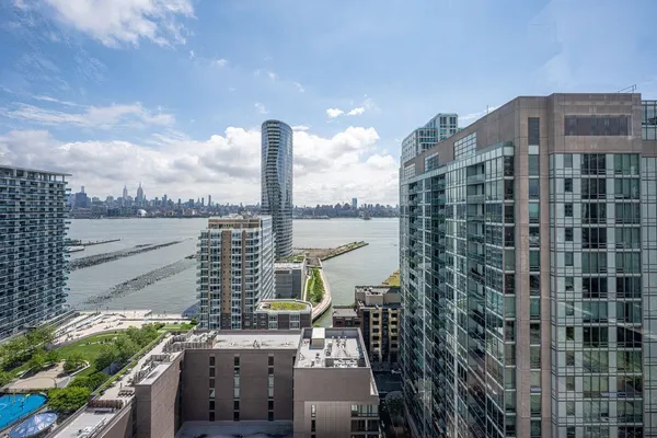 $819,000 | 75 Park Lane South, Unit 1009, Jersey City, NJ 07310