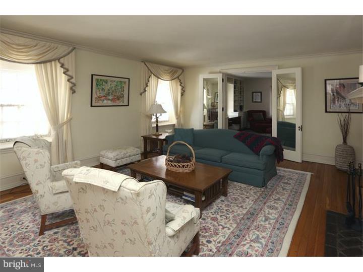 3817 The Oak Road Philadelphia, PA 19129 - Photo 4 of 25 Gallery Image 4