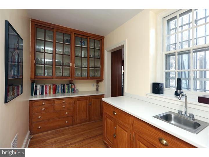 3817 The Oak Road Philadelphia, PA 19129 - Photo 9 of 25 Gallery Image 9